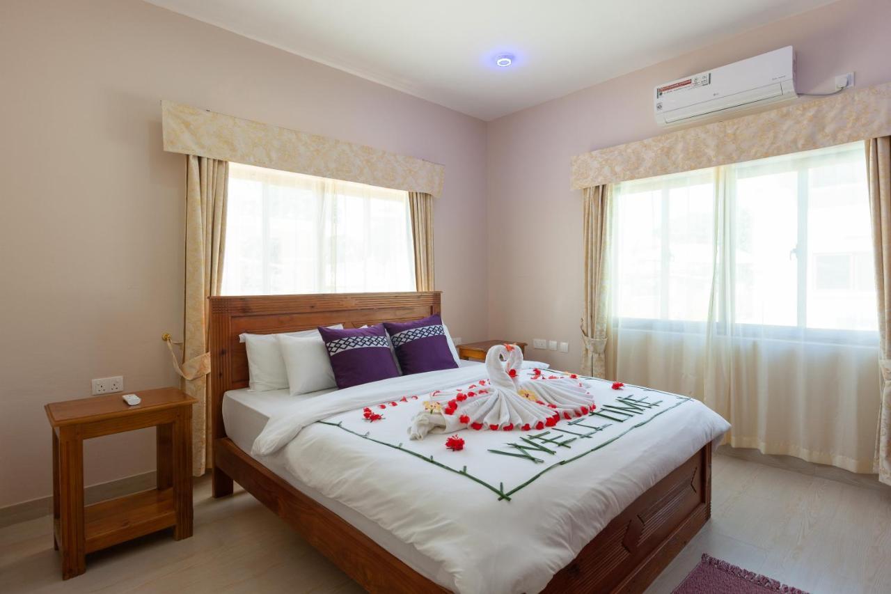 Stone Self Catering Apartment Grand Anse  Extérieur photo
