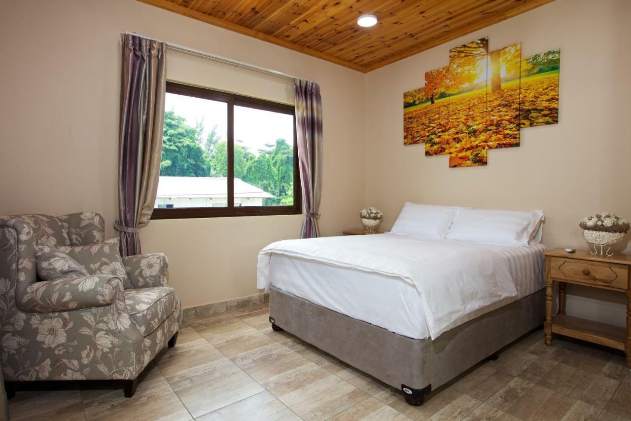 Stone Self Catering Apartment Grand Anse  Extérieur photo